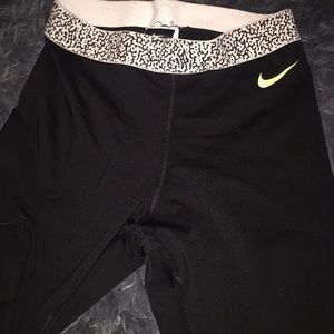 Small Nike Pro Dri-Fit Leggings